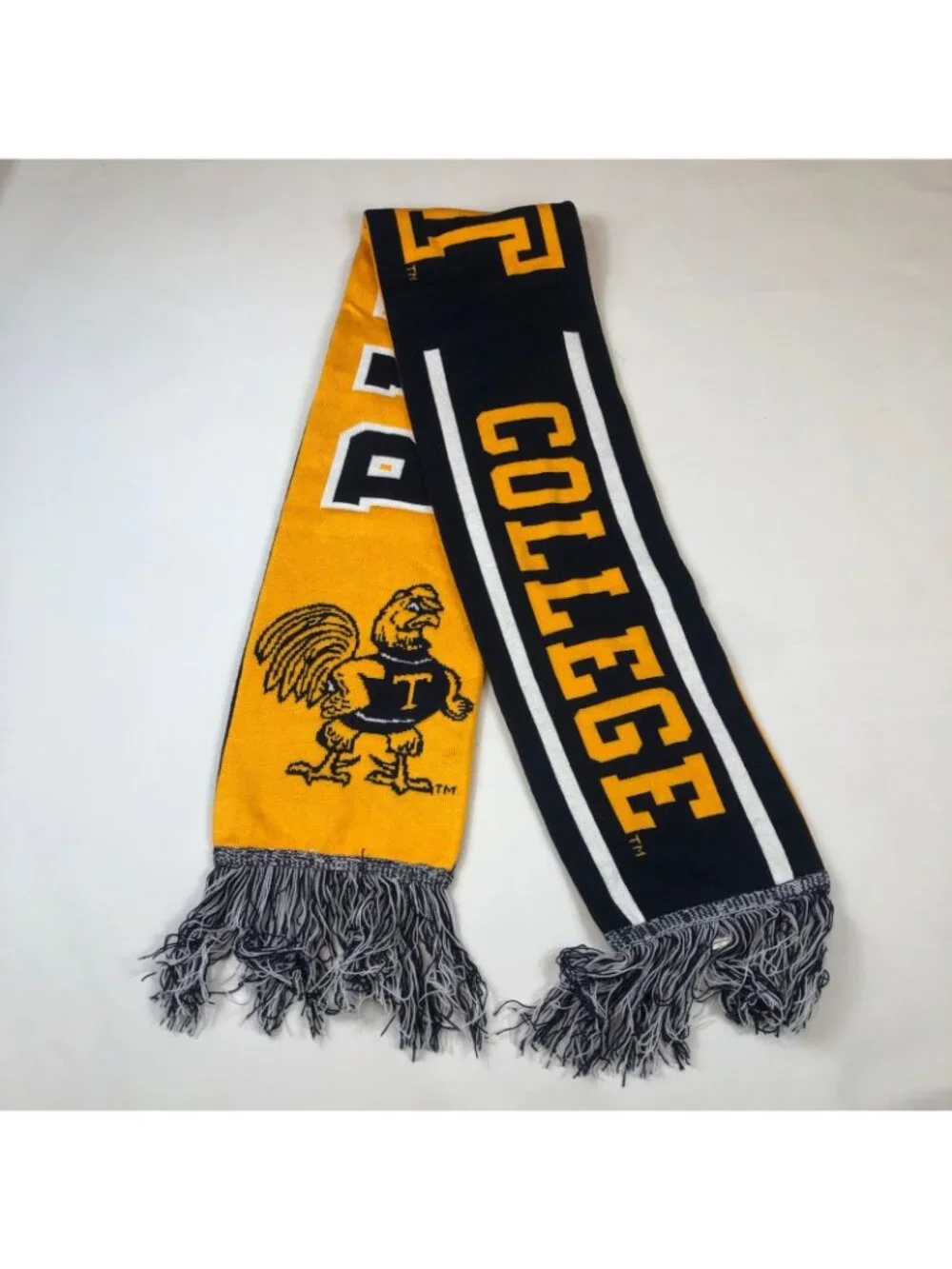 Trinity College Bantams Knit Acrylic Scarf Hartford Connecticut